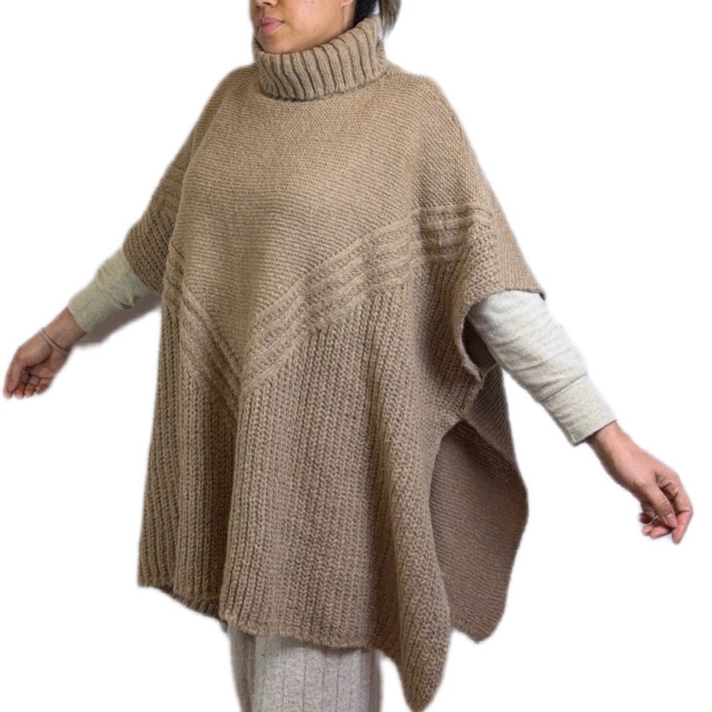 Women's Sonoma Goods For Life Turtleneck‎ Poncho Sweater One Size Beige Knit CAB